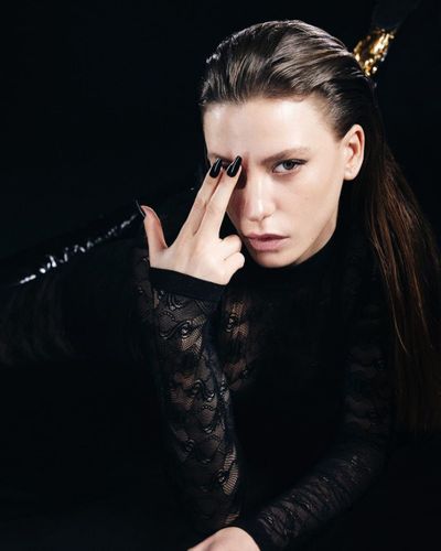 Serenay Sarıkaya seksi ifşa fotoğrafı 69914