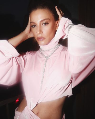 Serenay Sarıkaya seksi ifşa fotoğrafı 69888