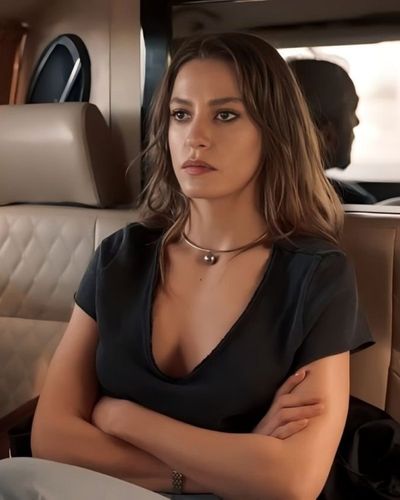 Serenay Sarıkaya seksi ifşa fotoğrafı 69852