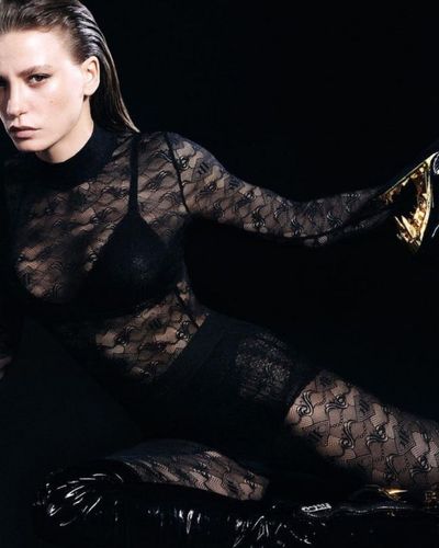 Serenay Sarıkaya seksi ifşa fotoğrafı 69844