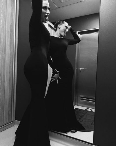 Serenay Sarıkaya seksi ifşa fotoğrafı 69816