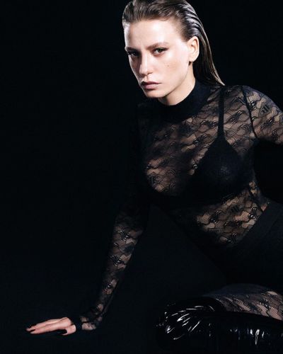 Serenay Sarıkaya seksi ifşa fotoğrafı 69806