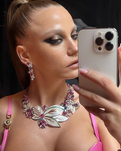 Serenay Sarıkaya seksi ifşa fotoğrafı 69789