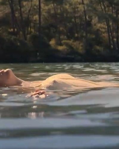 Serenay Sarıkaya seksi ifşa fotoğrafı 69781
