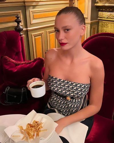 Serenay Sarıkaya seksi ifşa fotoğrafı 69716