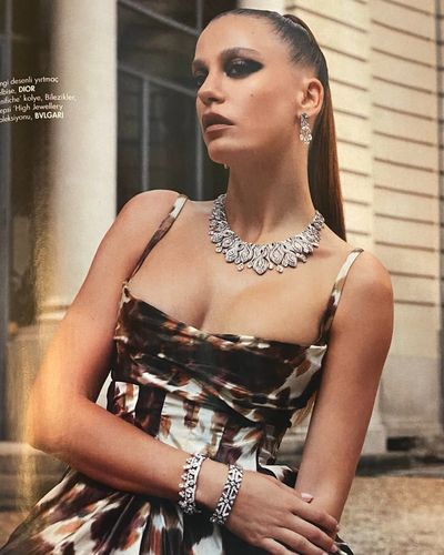 Serenay Sarıkaya seksi ifşa fotoğrafı 69695