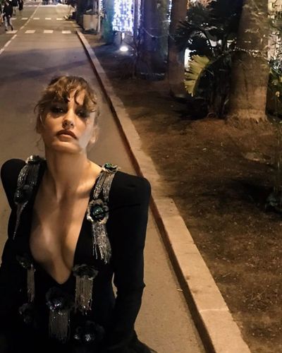 Serenay Sarıkaya seksi ifşa fotoğrafı 69631