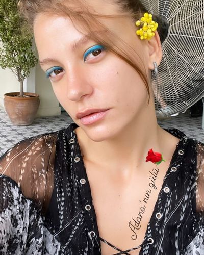 Serenay Sarıkaya seksi ifşa fotoğrafı 69559