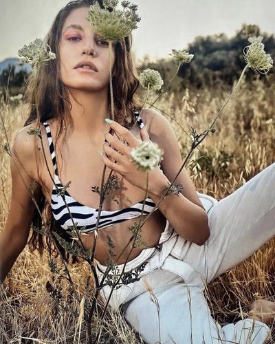 Serenay Sarıkaya seksi ifşa fotoğrafı 69512