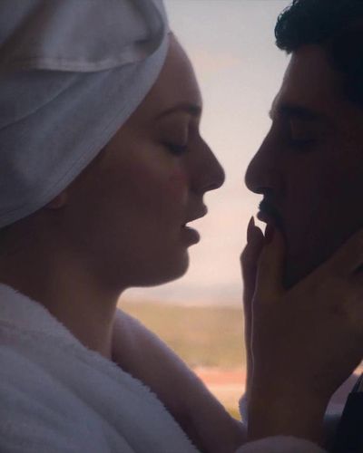 Serra Arıtürk seksi ifşa fotoğrafı 6 — Kulüp (2021)