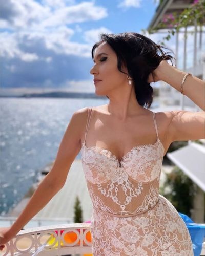 Şevval Sam seksi ifşa fotoğrafı 72