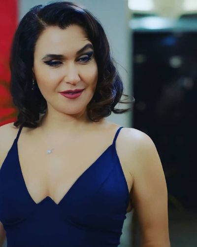 Şevval Sam seksi ifşa fotoğrafı 89