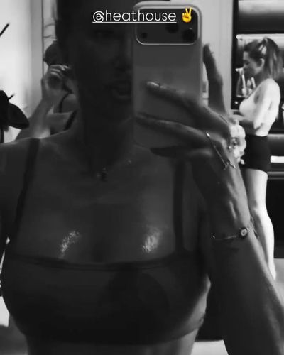 Şeyma Subaşı seksi ifşa fotoğrafı 1035