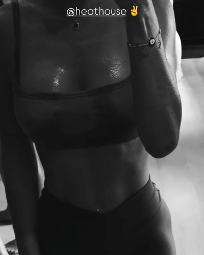 Şeyma Subaşı seksi ifşa fotoğrafı 1040