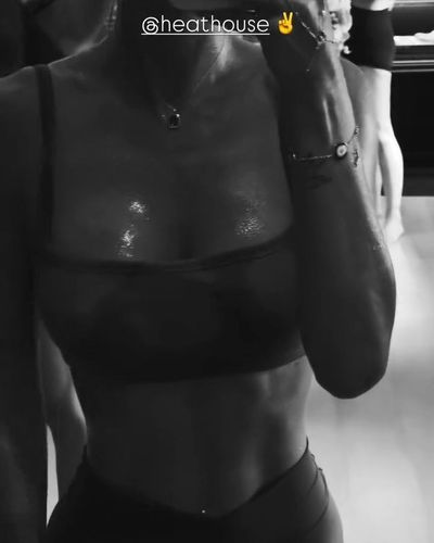 Şeyma Subaşı seksi ifşa fotoğrafı 1042