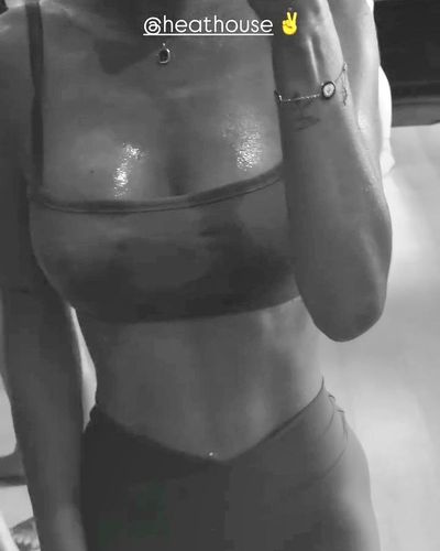Şeyma Subaşı seksi ifşa fotoğrafı 1045
