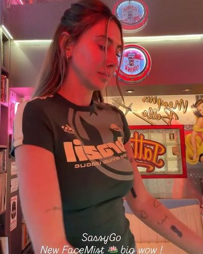 Şeyma Subaşı seksi ifşa fotoğrafı 1143