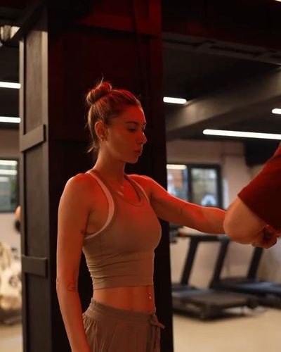 Şeyma Subaşı seksi ifşa fotoğrafı 1182