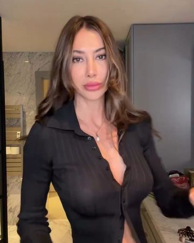 Şeyma Subaşı seksi ifşa fotoğrafı 1261