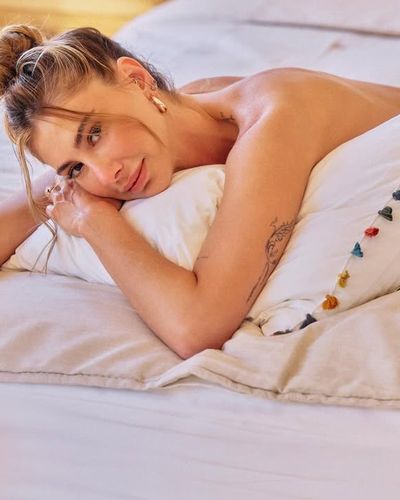 Şeyma Subaşı seksi ifşa fotoğrafı 2