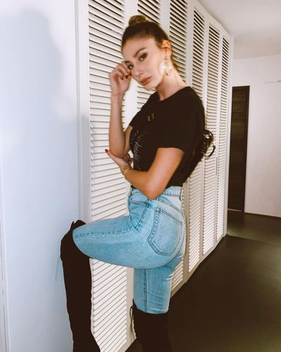 Şeyma Subaşı seksi ifşa fotoğrafı 858