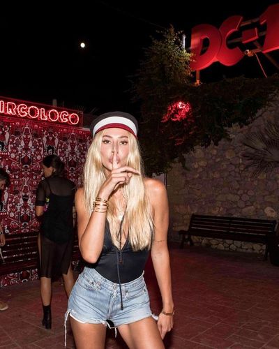 Şeyma Subaşı seksi ifşa fotoğrafı 894