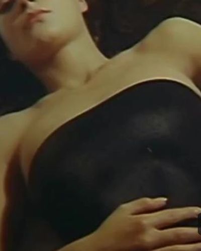 Sibel Turnagöl seksi ifşa fotoğrafı 3 — Yolun Sonundaki Karanlık (1987)