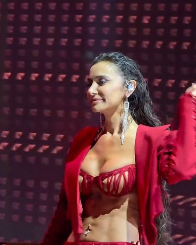 Sıla Gençoğlu seksi ifşa fotoğrafı 206