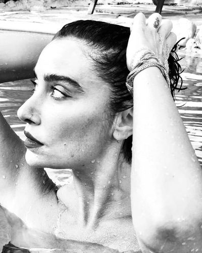 Sıla Gençoğlu seksi ifşa fotoğrafı 44