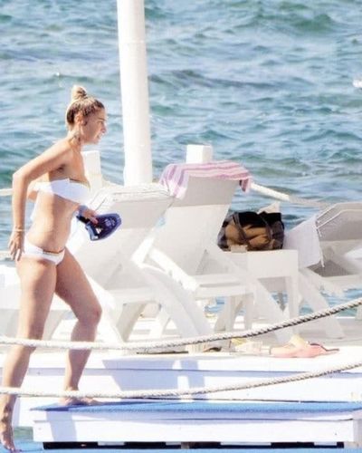 Sıla Gençoğlu seksi ifşa fotoğrafı 78