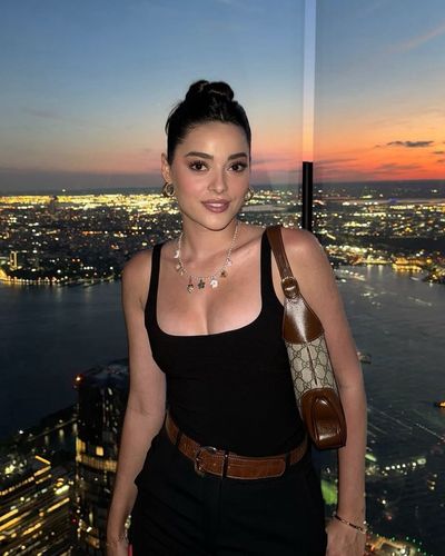 Simay Barlas seksi ifşa fotoğrafı 419