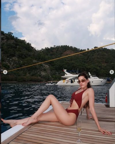 Simay Barlas seksi ifşa fotoğrafı 432
