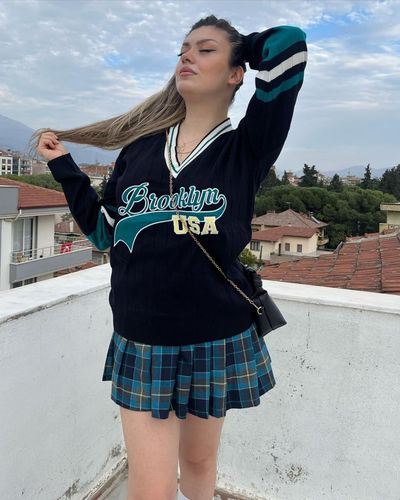 Simge Barankoğlu seksi ifşa fotoğrafı 125