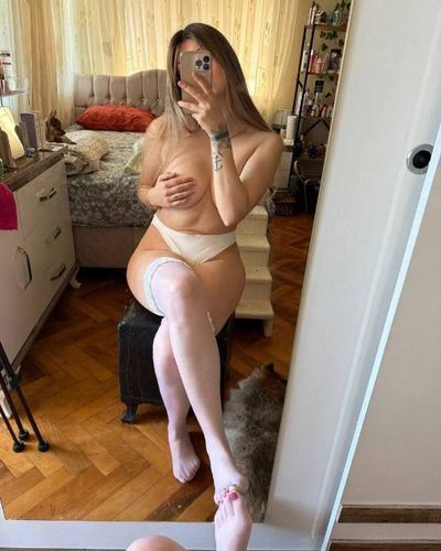 Simge Barankoğlu seksi ifşa fotoğrafı 258