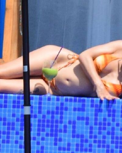 Simge Sağın seksi ifşa fotoğrafı 1201