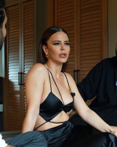 Simge Sağın seksi ifşa fotoğrafı 56175