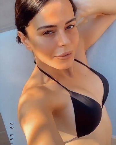 Simge Sağın seksi ifşa fotoğrafı 610