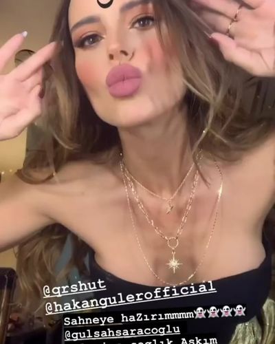 Simge Sağın seksi ifşa fotoğrafı 784