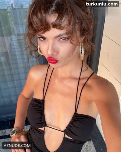 Sinem Ünsal seksi ifşa fotoğrafı 5 — Sinem Ünsal Sexy And Sizzling Photos Collection (2026)