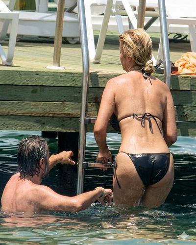Songül Karlı seksi ifşa fotoğrafı 48