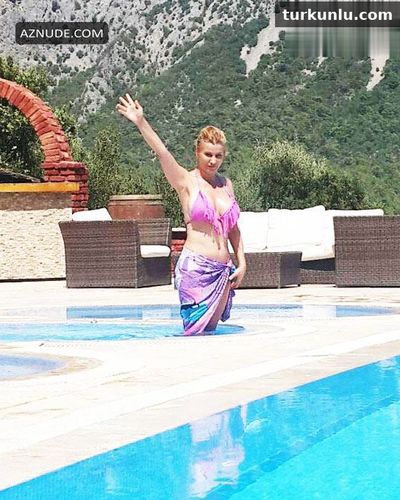 Songül Karlı seksi ifşa fotoğrafı 2 — Songül Karlı Sexy Bikini Photos (2022)