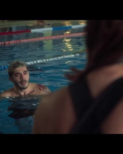 Şükran Ovalı seksi ifşa fotoğrafı 11 — Kal (2022)