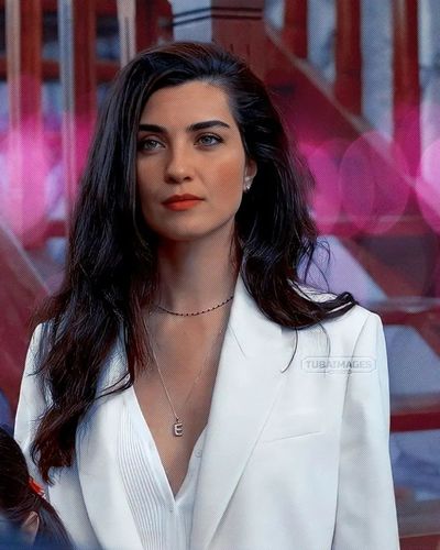 Tuba Büyüküstün seksi ifşa fotoğrafı 67720