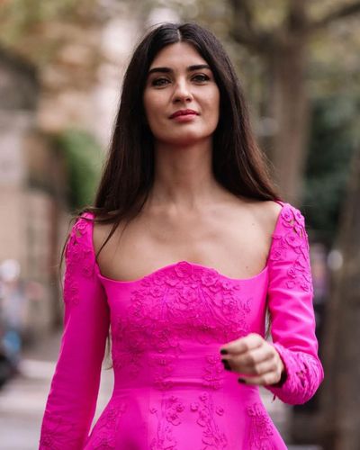 Tuba Büyüküstün seksi ifşa fotoğrafı 67680