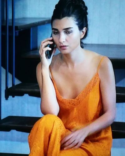 Tuba Büyüküstün seksi ifşa fotoğrafı 67670