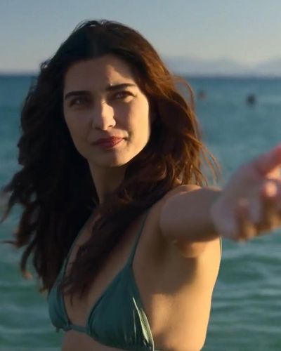 Tuba Büyüküstün seksi ifşa fotoğrafı 67649