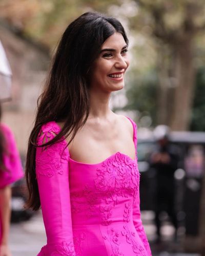 Tuba Büyüküstün seksi ifşa fotoğrafı 67639