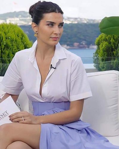 Tuba Büyüküstün seksi ifşa fotoğrafı 67637