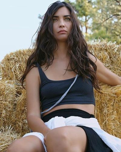 Tuba Büyüküstün seksi ifşa fotoğrafı 67629