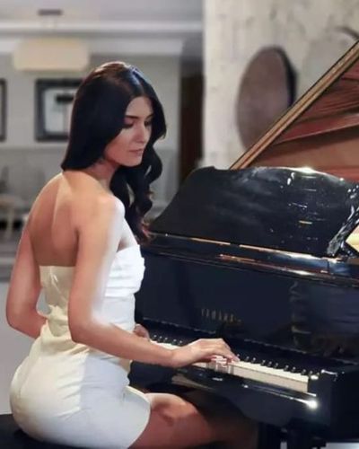 Tuba Büyüküstün seksi ifşa fotoğrafı 67619